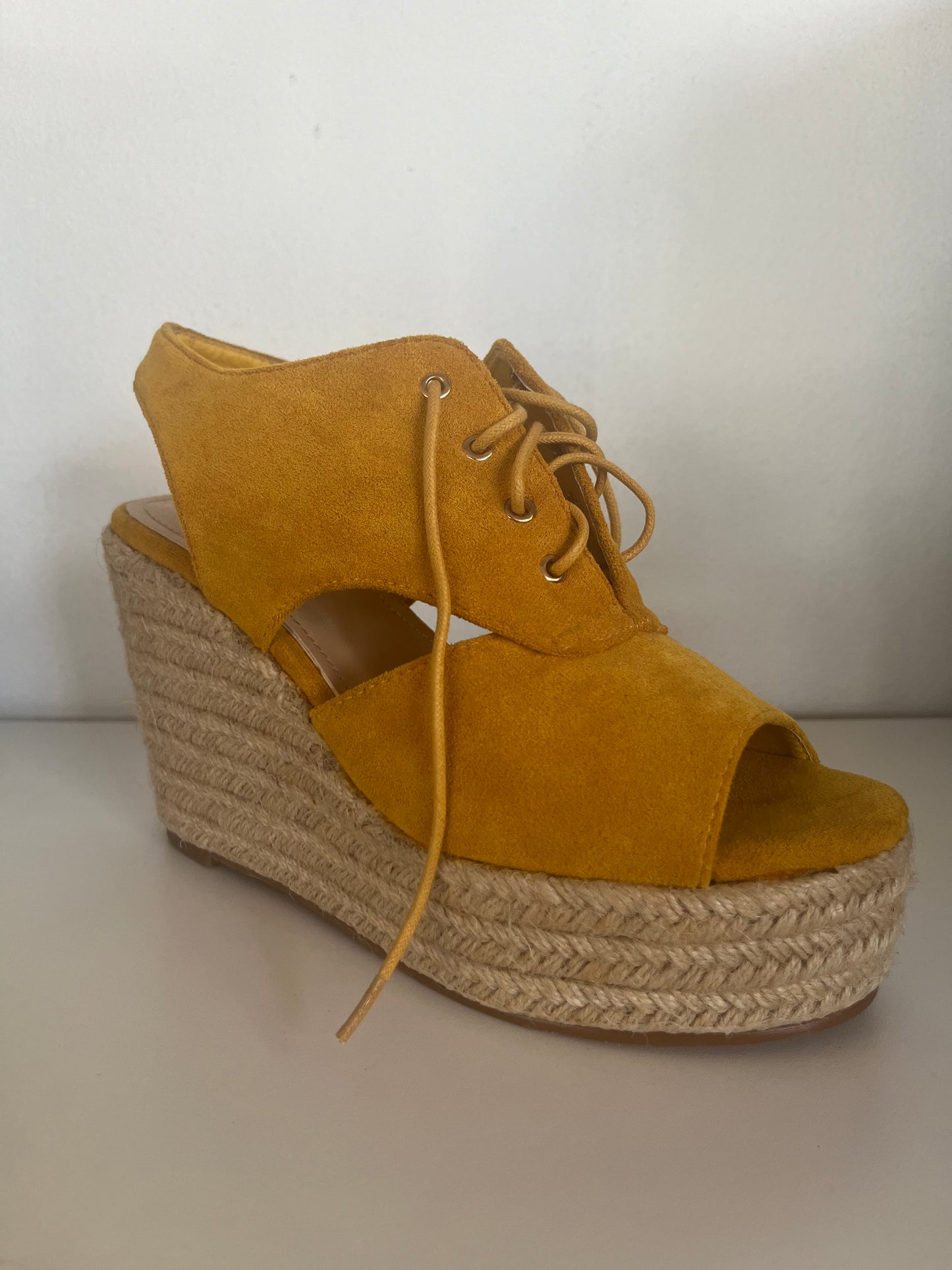 Yellow wedge