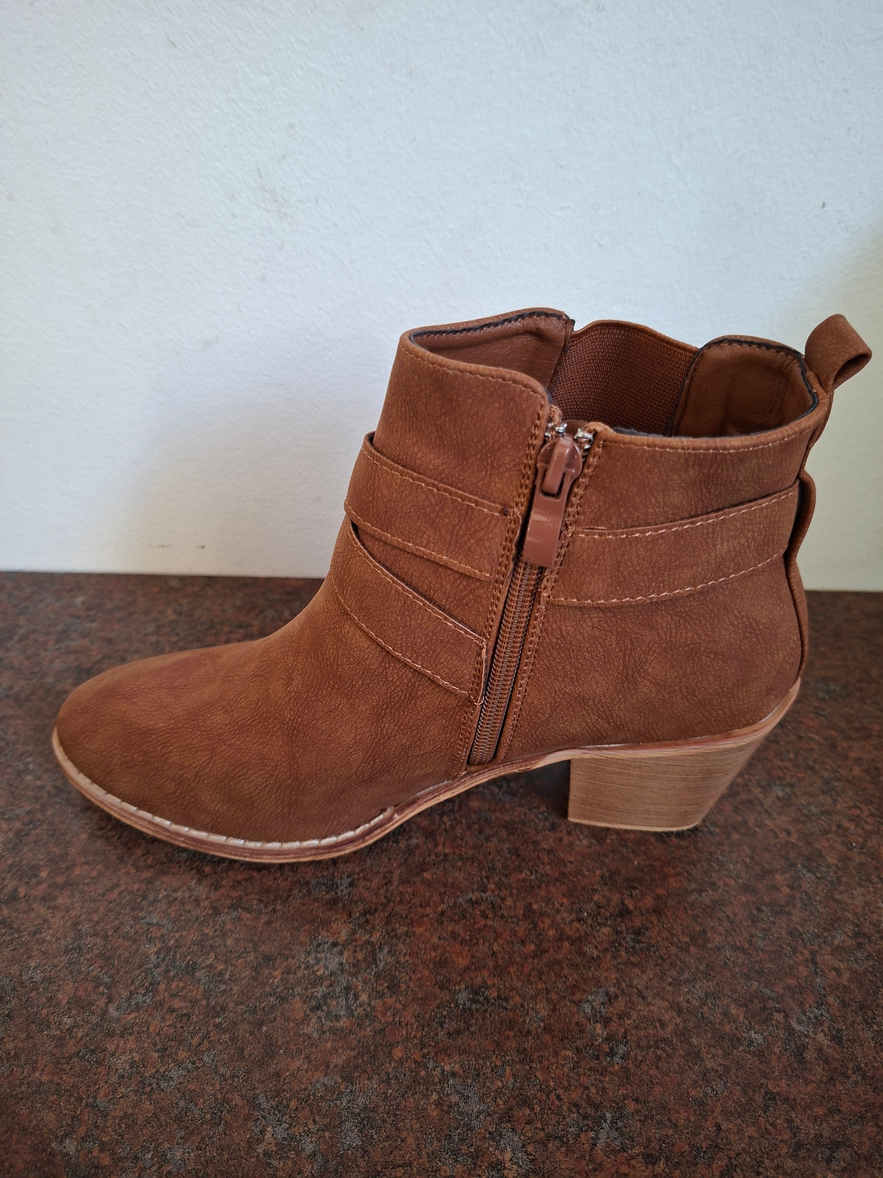 Tan Boot