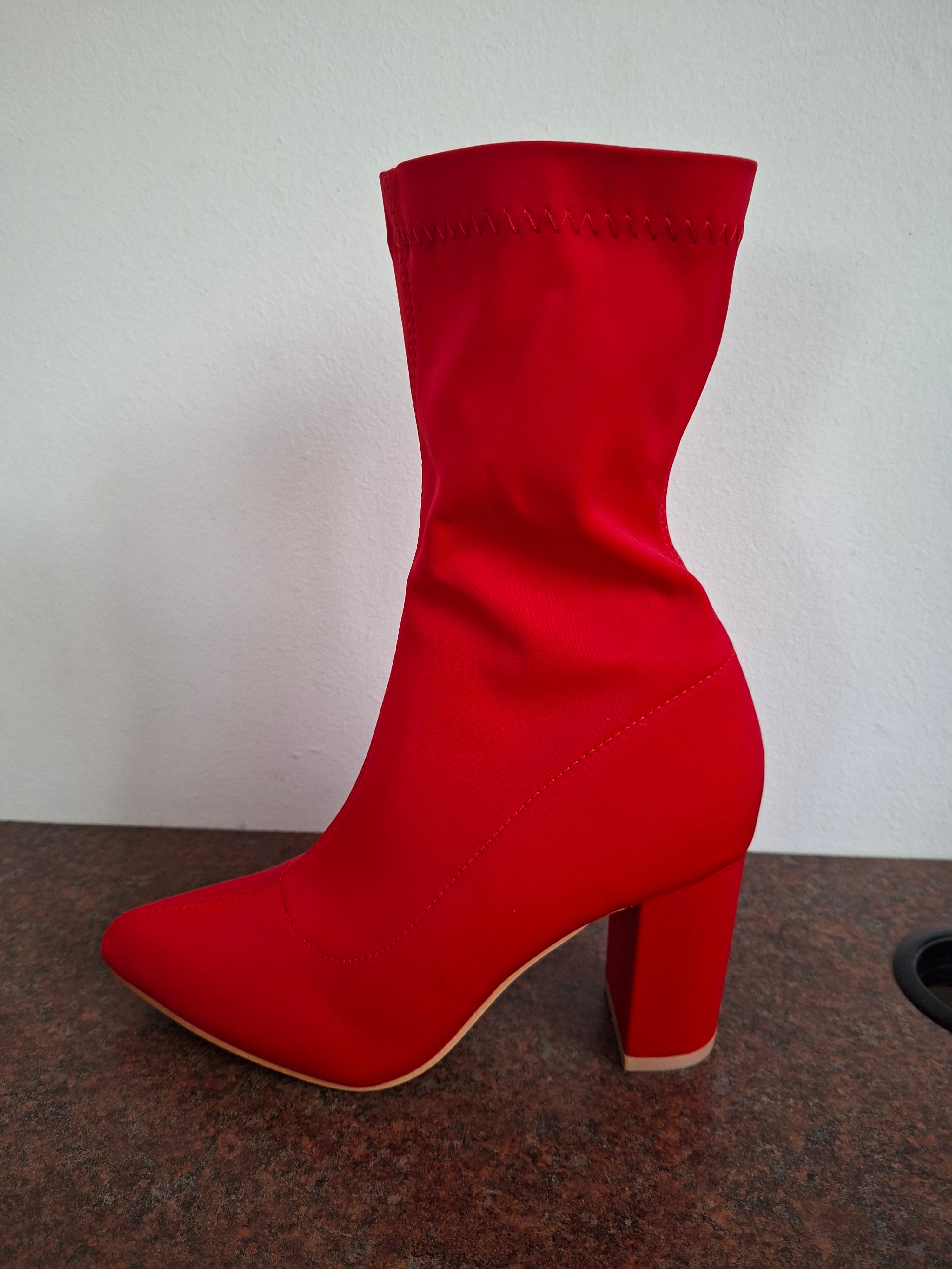 Red Pointer Boot