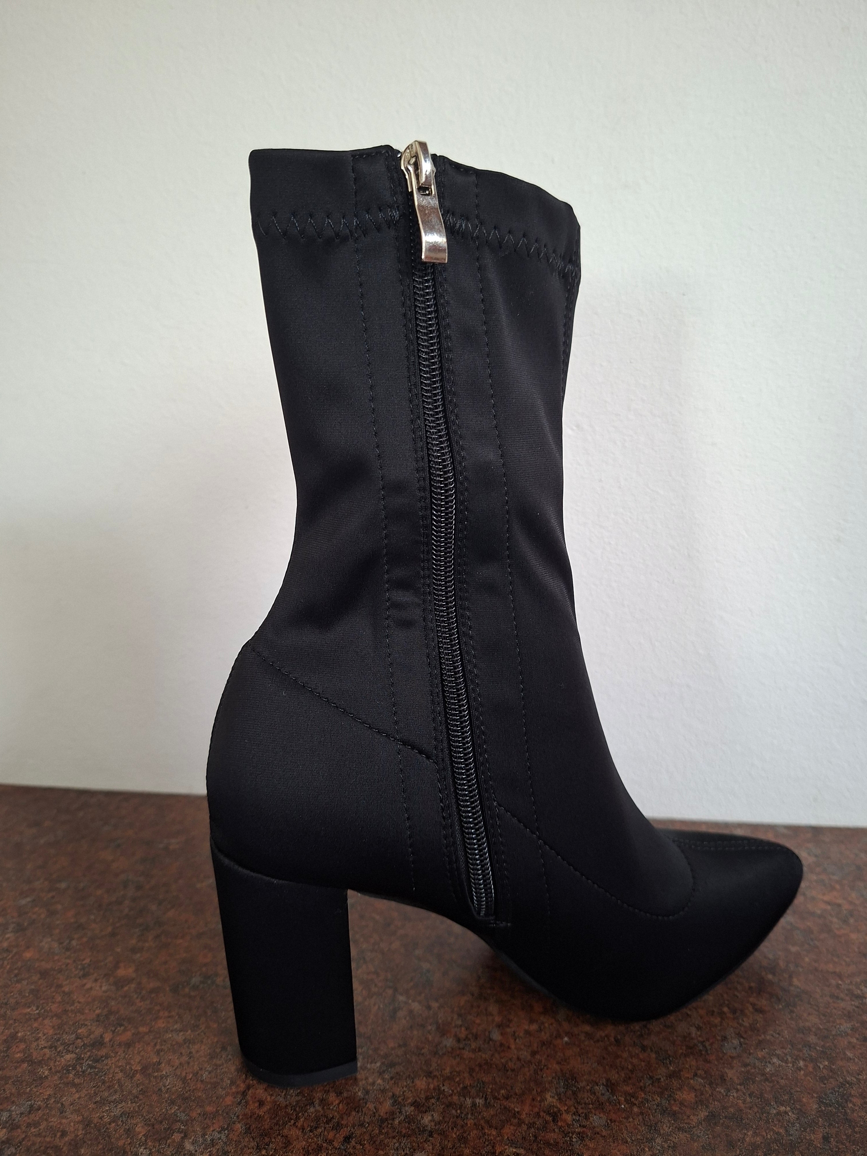 Black Pointer Boot