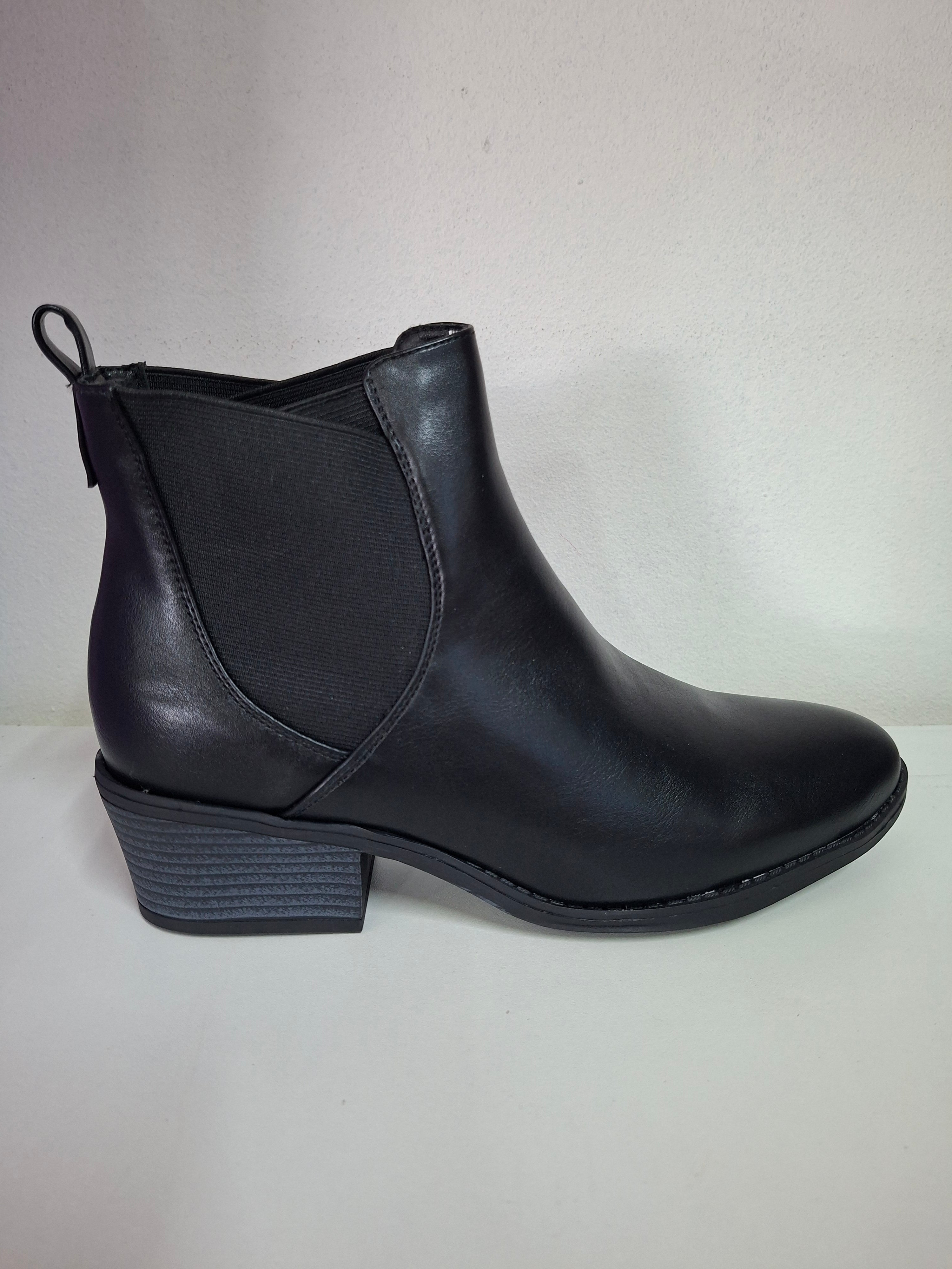 Black Boots