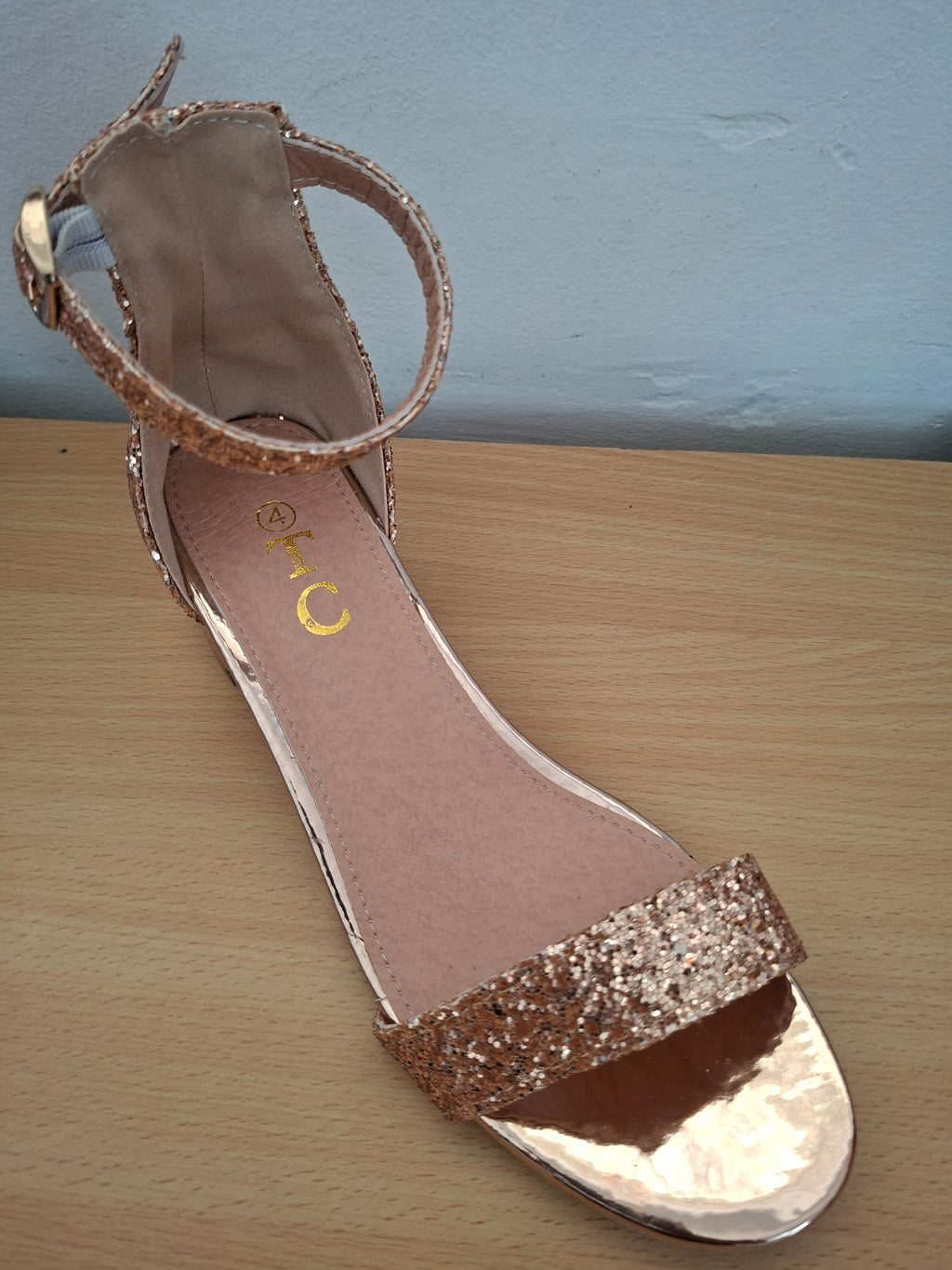 Rosegold flat shoe