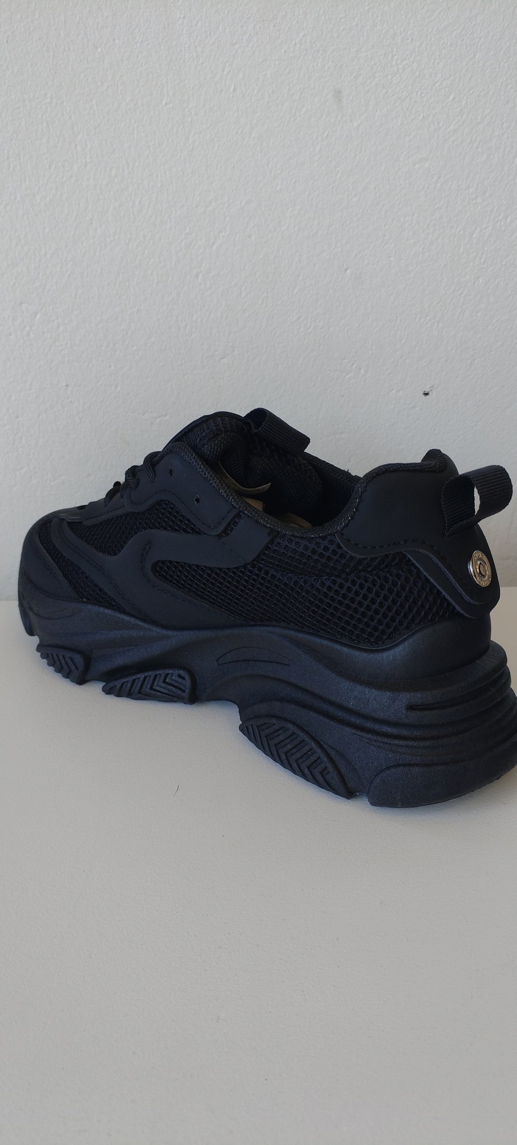 Black heel Tekkies
