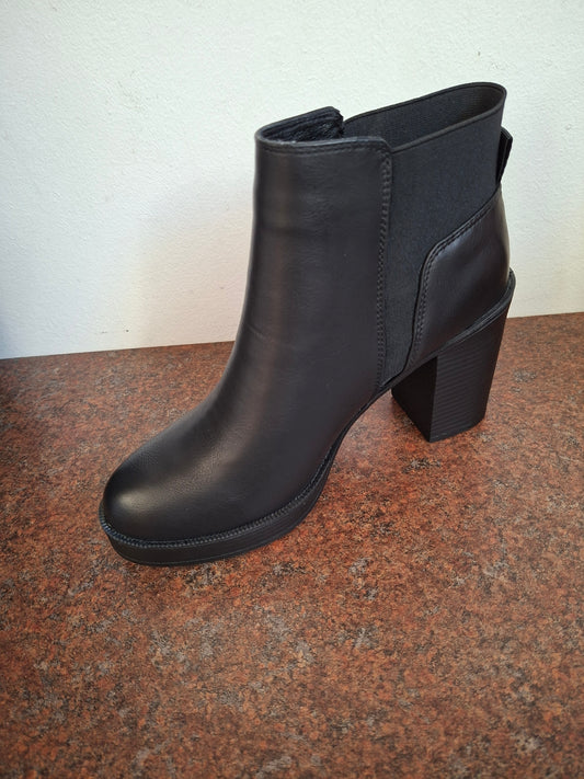 Black Boot