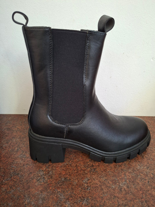 Chunky Black Boot