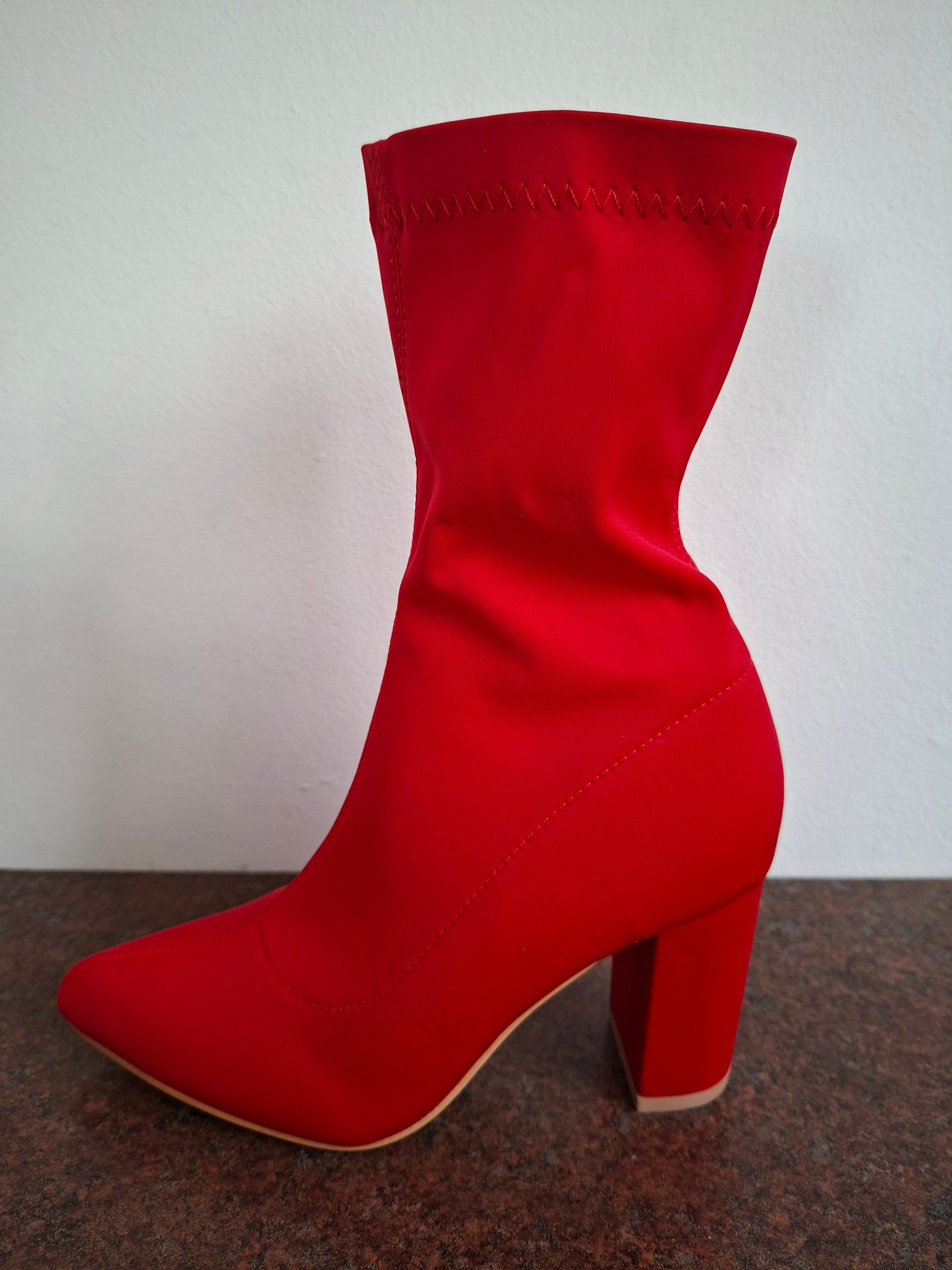 Red Pointer Boot