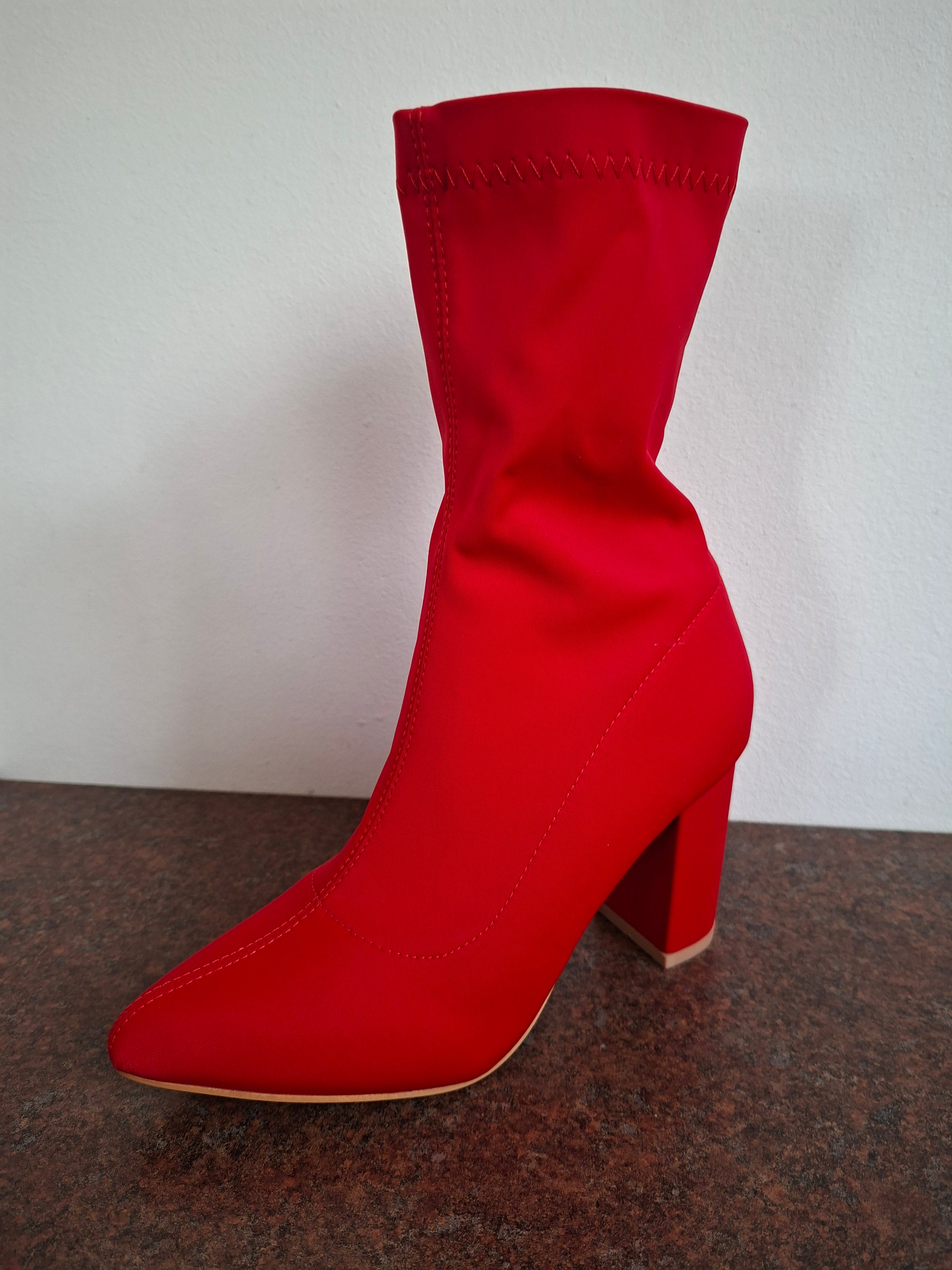 Red Pointer Boot