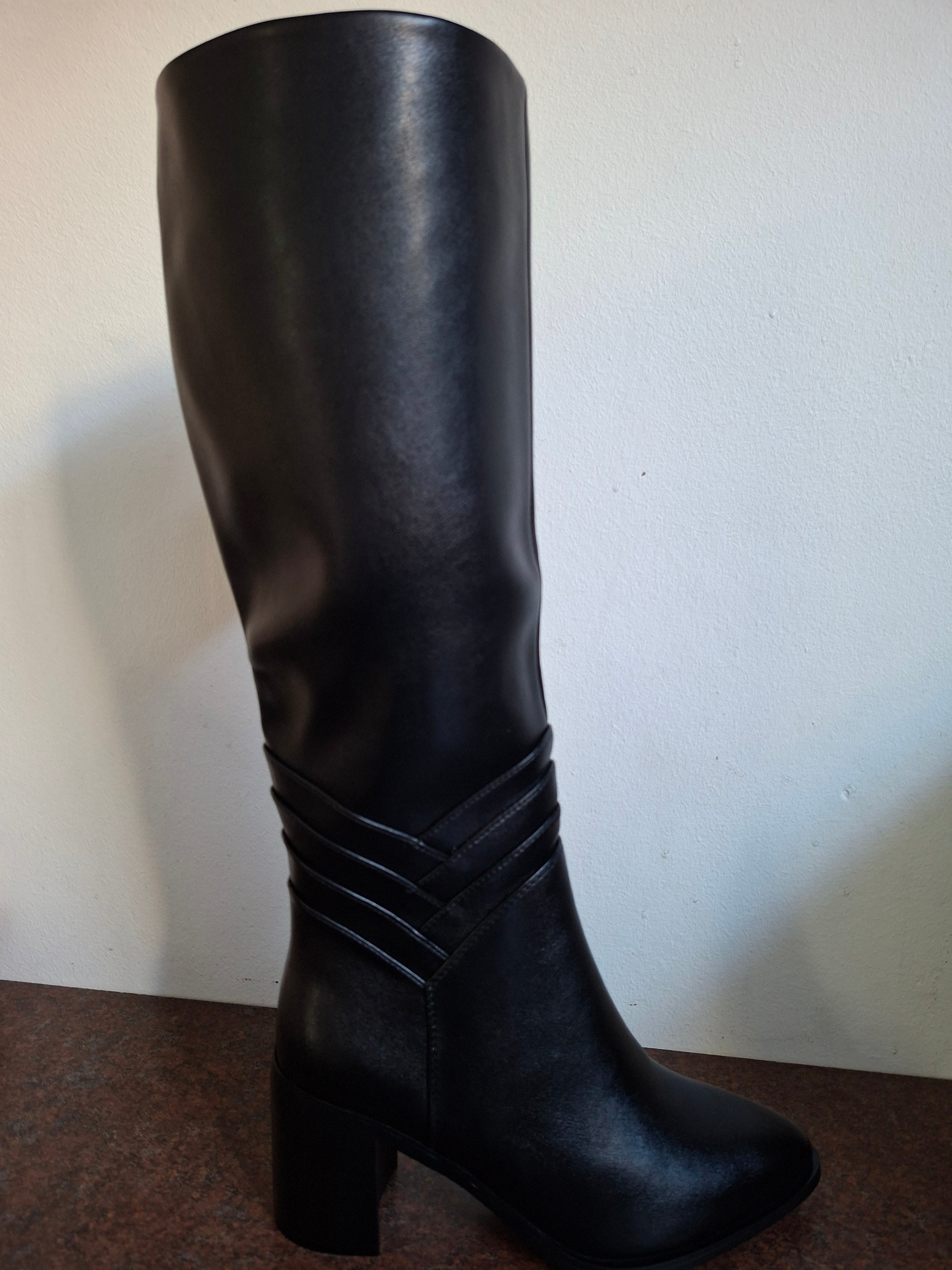 Black Small Heel Boot