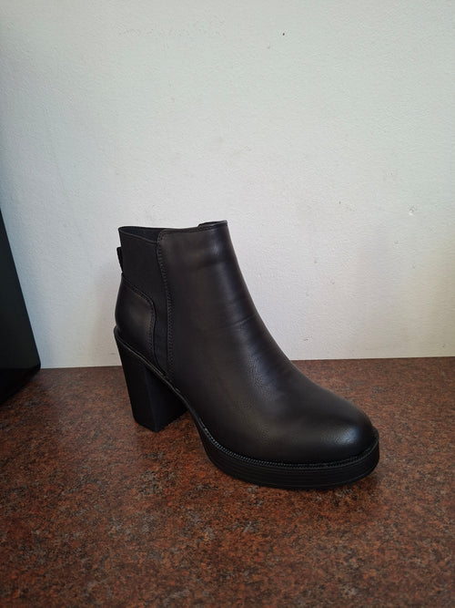 Black Boot