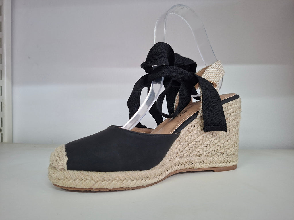 Black Lace Wedge