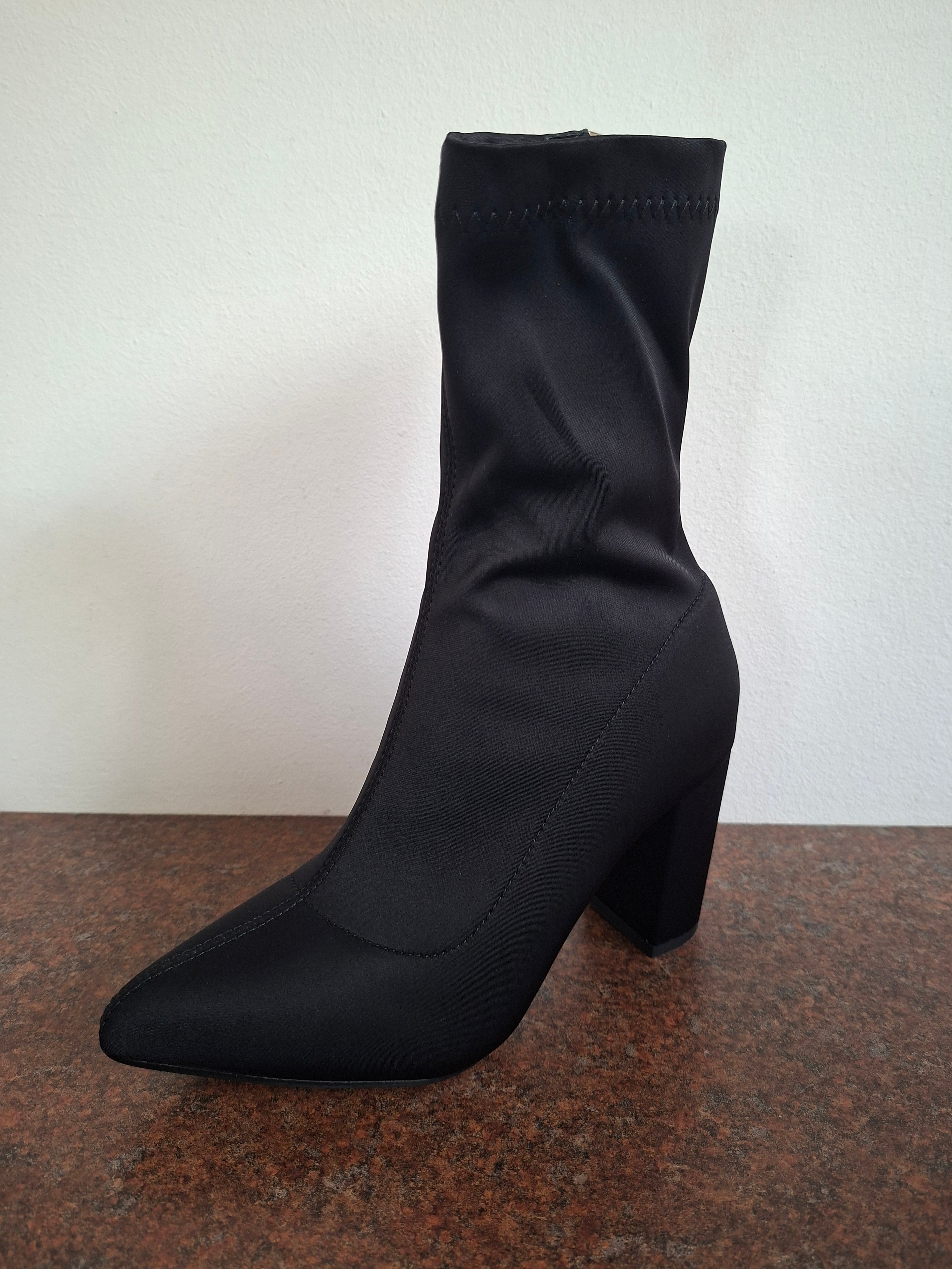 Black Pointer Boot