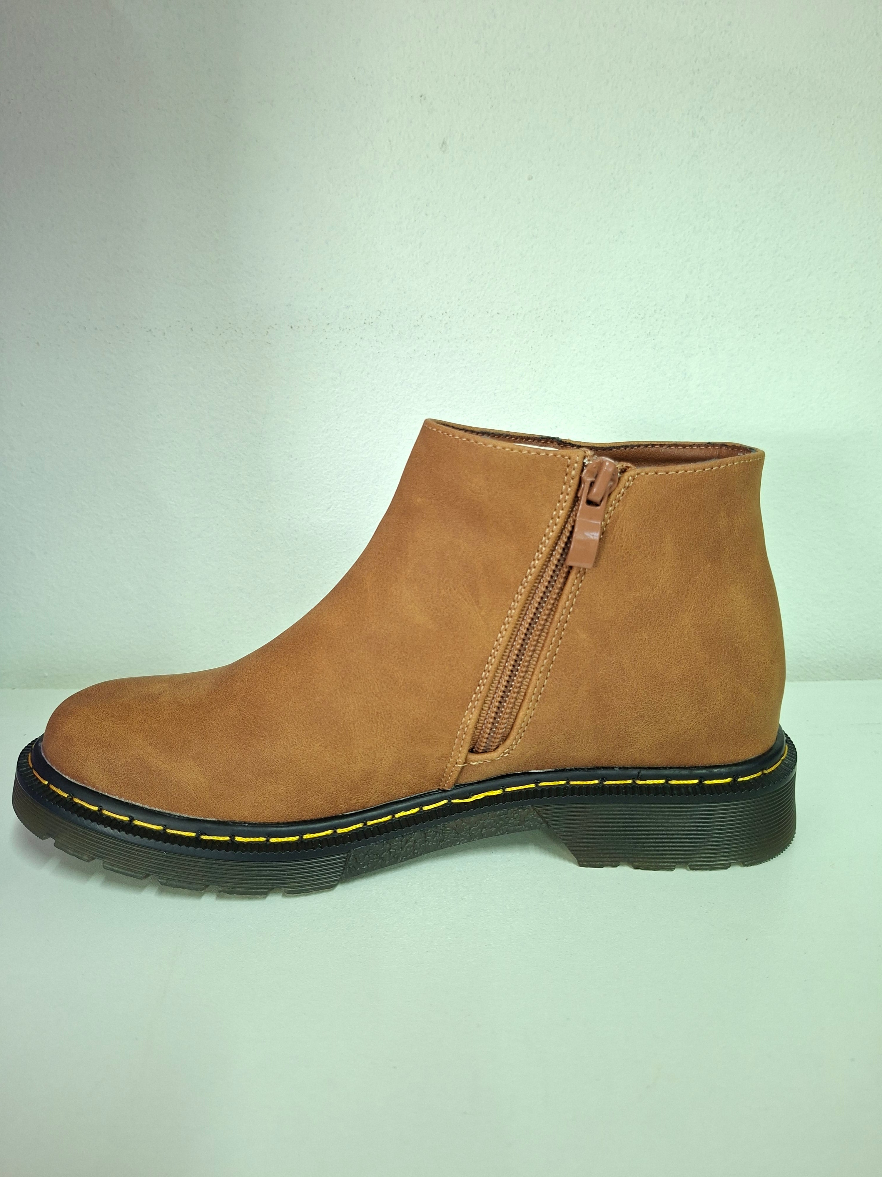Tan boot