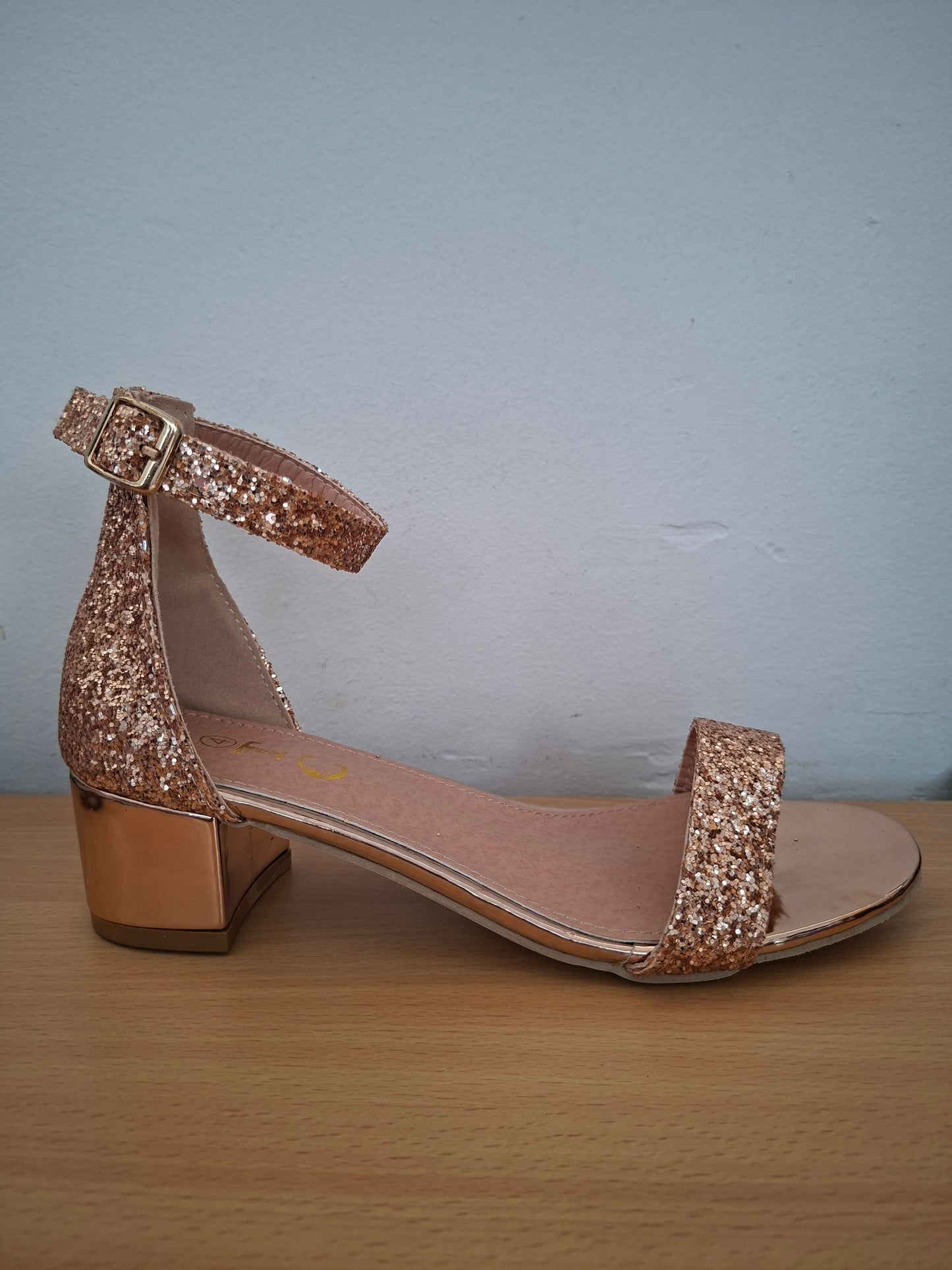 Rosegold flat shoe